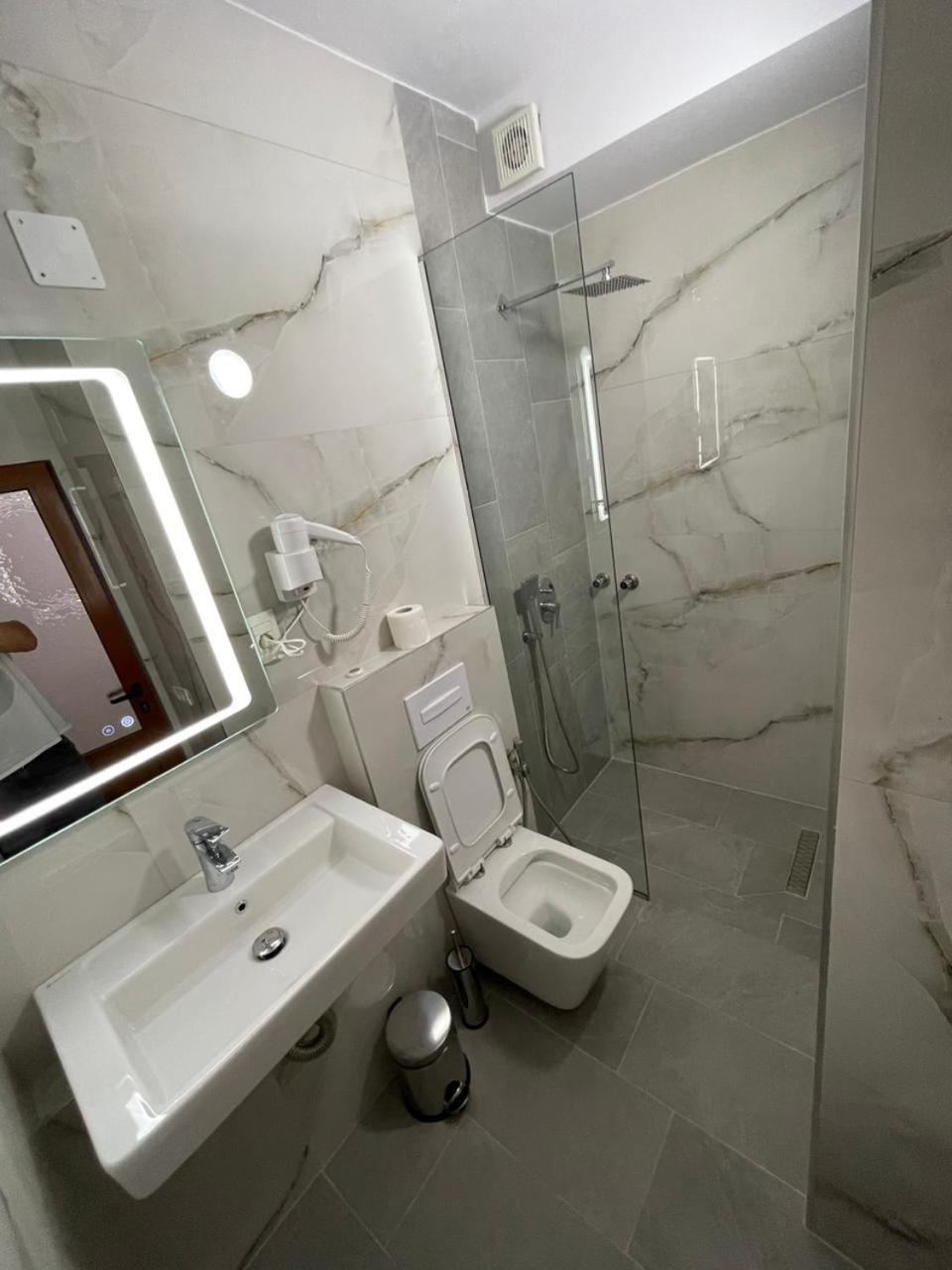 Hotel Belvedere Pogradec Exterior photo